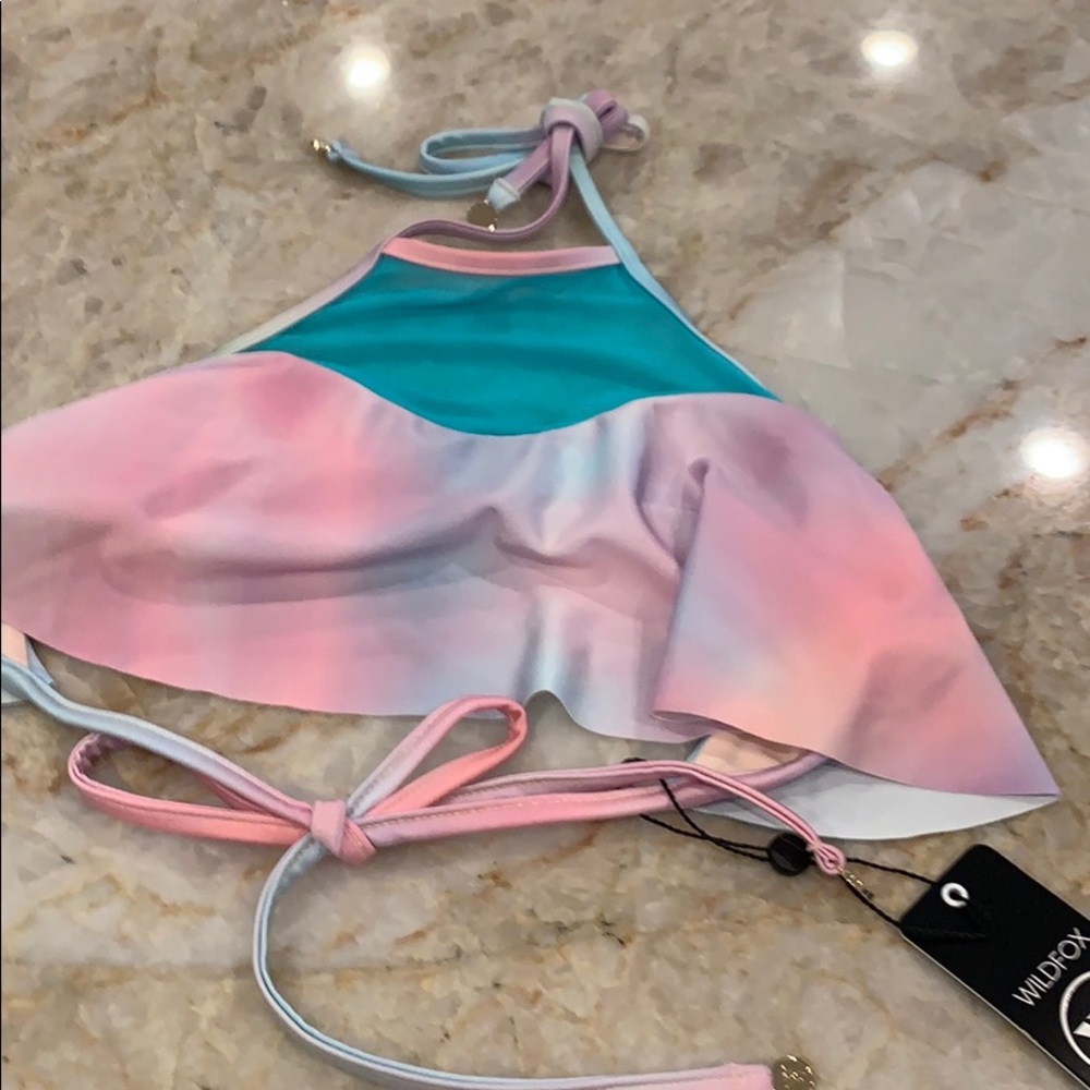 NWT WILDFOX Darling Bikini Top! Ladies Medium